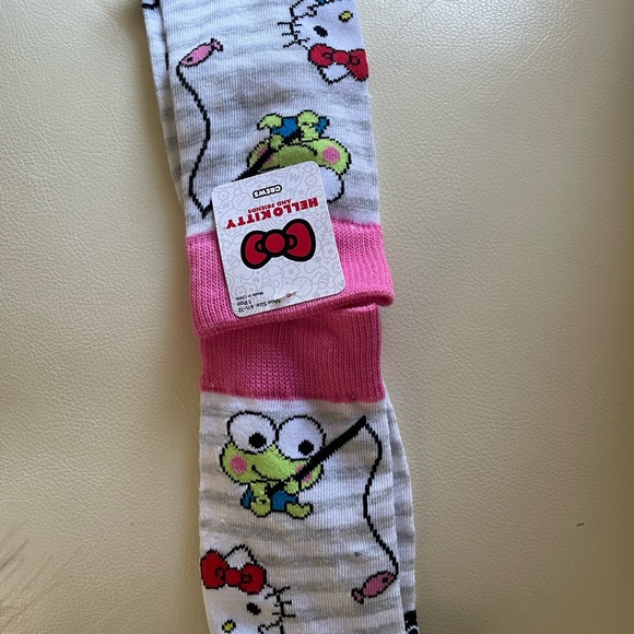 Brand New Hello Kitty and Friends Socks Shoe Size 6 1/2-12 - Picture 2 of 3